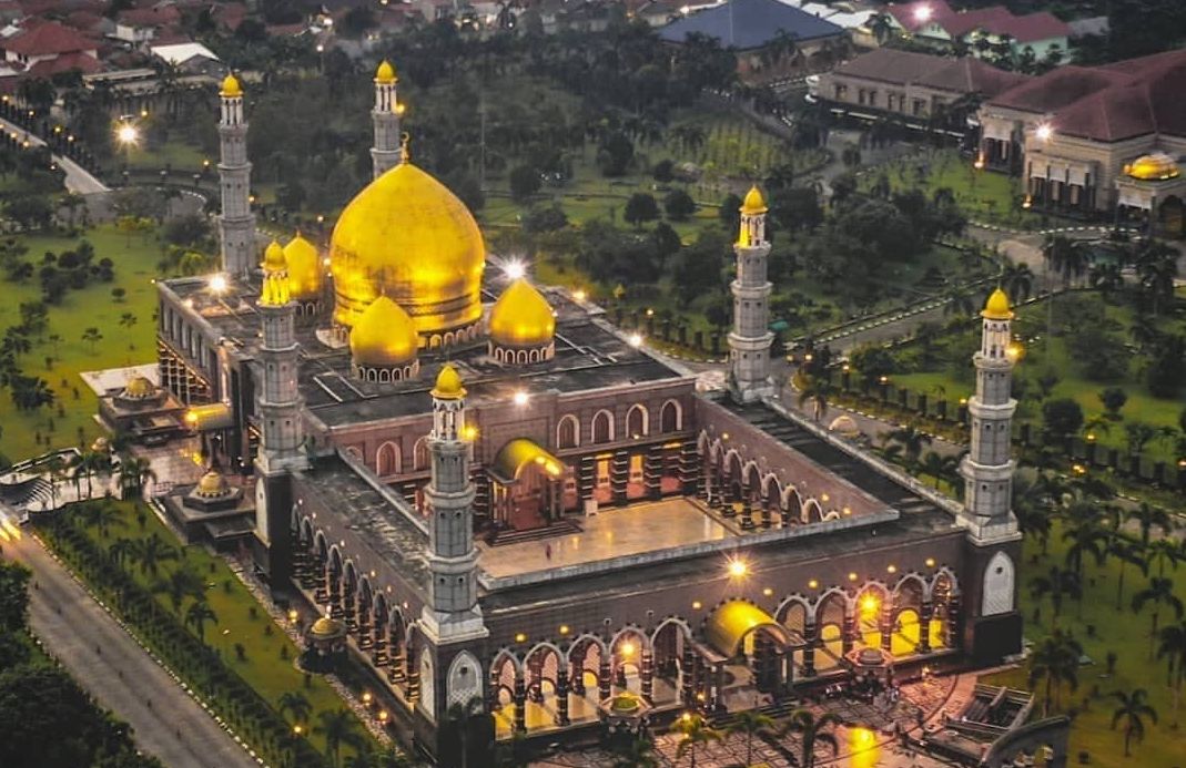 Inilah 7 Masjid Terbesar Indonesia, Begitu Menakjubkan!