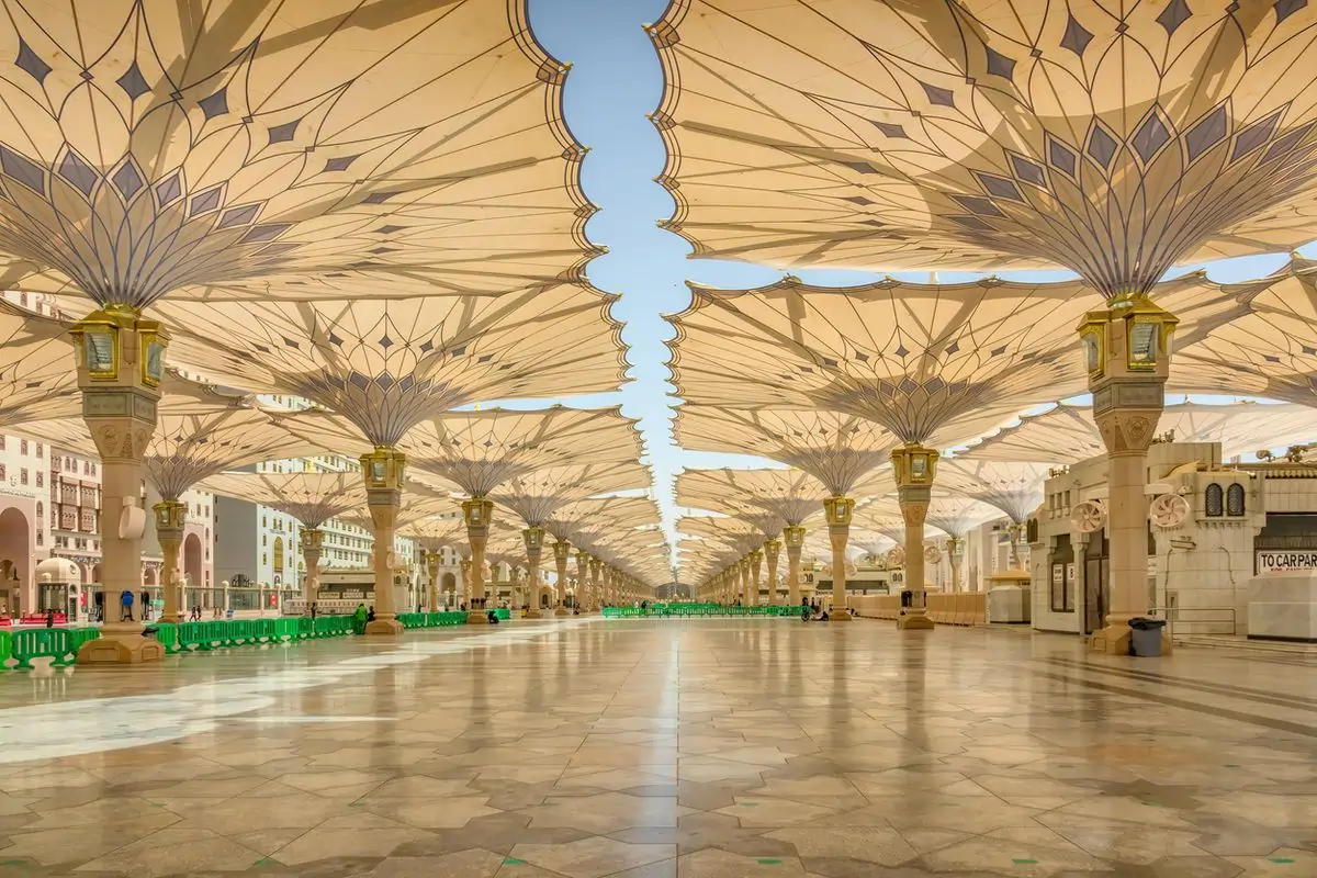 Temukan Makna Ziarah Saat Umrah